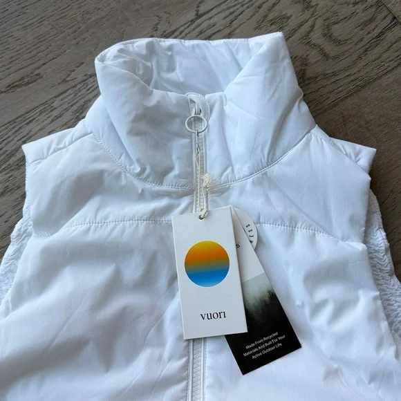 NWT Vuori Women's Canyon Insulated Vest (White, XXS) RARE Retail: $158 - Picture 2 of 5